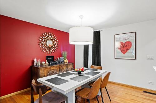 Chicago Apartment | Heart Of Humboldt Park Near Downtown Chicago