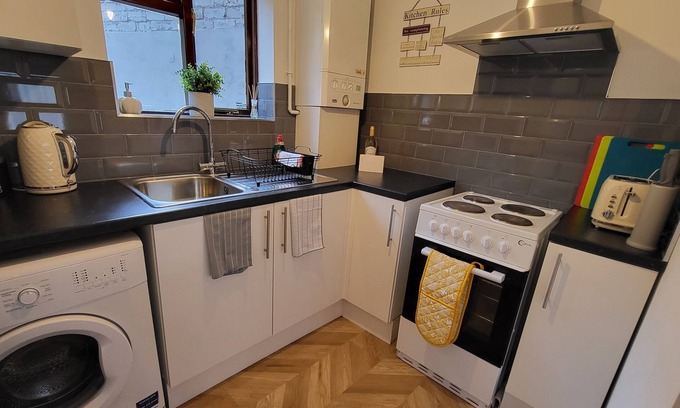 Lincoln House | Heart of Lincoln City, 3 bedrooms, sleeps 4 guests