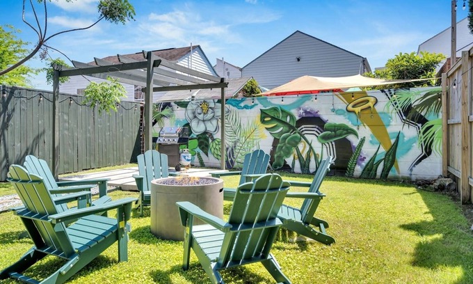 Tulane - Gravier House | Heart of Mid-City Haven: 5BR, 3BA Luxury Home. Balcony, Parking, Walk to Superdome - Your NOLA Oasis