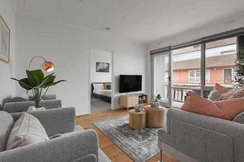 Ormond Apartment | Heart of Ormond Apartment by Ready Set Host