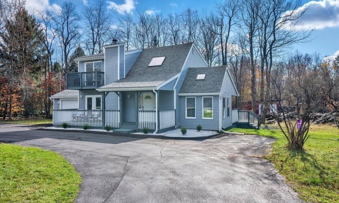 Long Pond House | Heart of Pocono Mtn, 3bd, 2ba, Gameroom, Pocono Raceway!