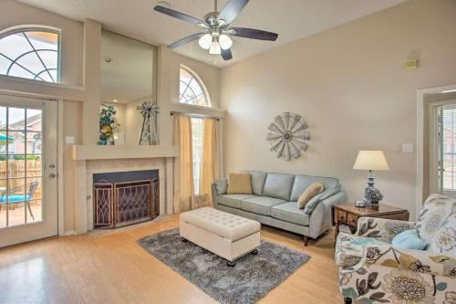 Rowlett House | Heart of Rowlett - 3 BD 2BA Cozy Getaway w Patio