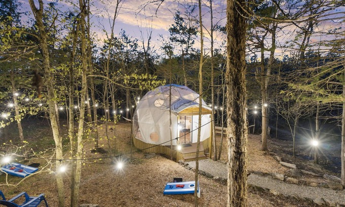 Eagle Rock RV Rental | Heated Dome | Private Hiking Trails | Campfires