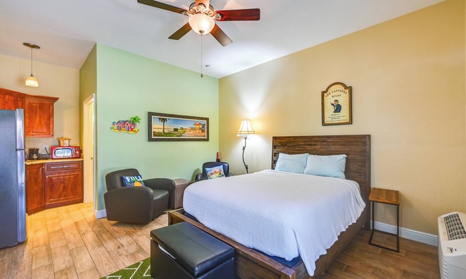 Naples Apartment | Heated Pool Access: Everglades Resort Retreat!