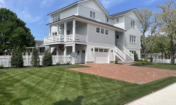 Cape May House | Heated pool and spa. Walk to the beach. With elevator.
