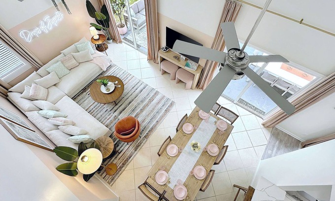Jupiter House | Heated Pool BBQ Amazing Location Playroom Luxury