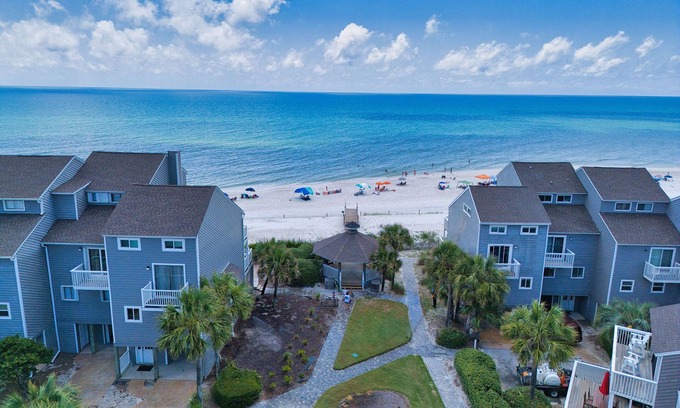 Port St. Joe House | Heated Pool, Playground & Pickleball!