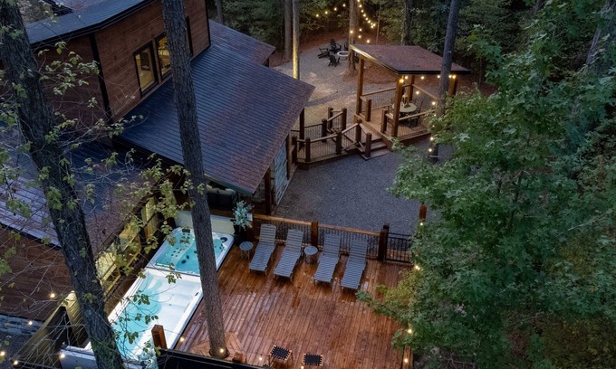 Broken Bow Cabin | Heated Pool-Spa|GameTables|Large deck|Family fun