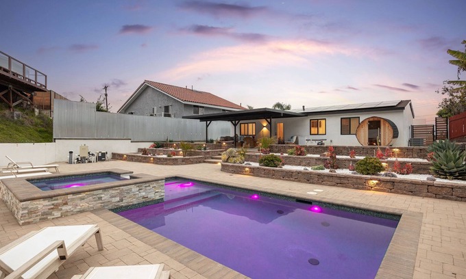 Bay Park House | Heated Pool | Spa | Sauna | Cold Plunge | Bay Views | Fire Pit