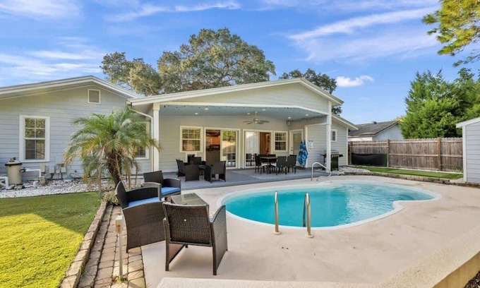 On Top of The World House | Heated Pool, Stylish Home | Grand Cypress Retreat