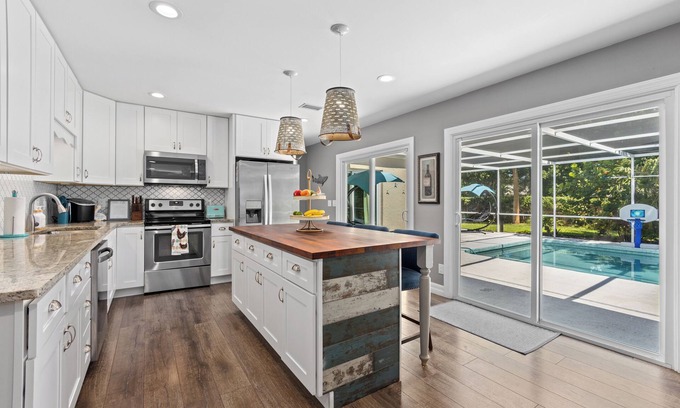 Bradenton House | Heated Saltwater Pool Retreat—Near Beaches!