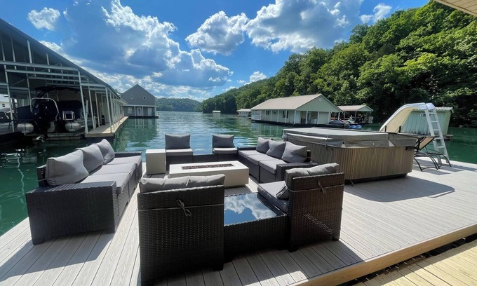 Big Creek Boat Rental | Heavenly Hideaway Floating Cabin with a *HOT TUB* Norris Lake, Whitman Hollow