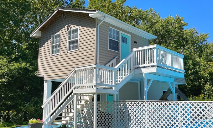 Luray Cabin | Heaven’s Oasis- Riverfront cabin with hot tub!