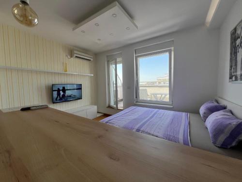 Novi Beograd Apartment | Hedonia