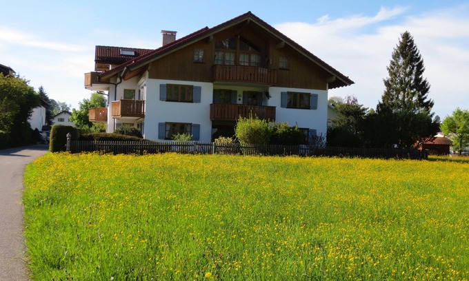 Schwangau Condo | Heile Welt - High-quality furnished vacation apartment with castle view