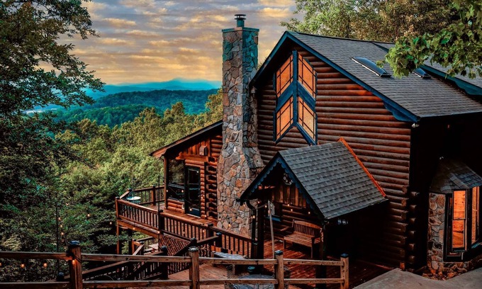 My Mountain Cabin | Heinrich's Hideaway Blue Ridge, GA