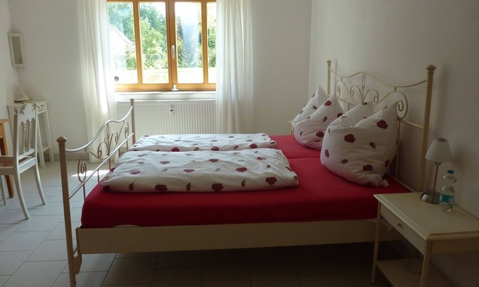 Eckersdorf Apartment | Helle Einliegerwohnung (80 m2) vor den Toren Bayreuths mit kostenfreiem WLAN