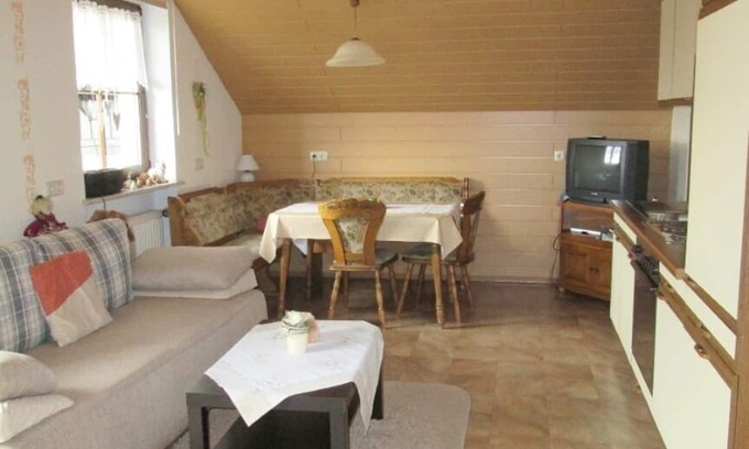 Mahring Apartment | Helle Ferienwohnung mit 2 Schlafzimmern und Balkon