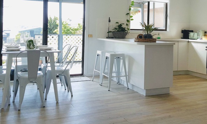 Alexandrina House | Hello Sailor! | Firepit | NBN | AppleTV | KingBed |PetFriendly | FussFree