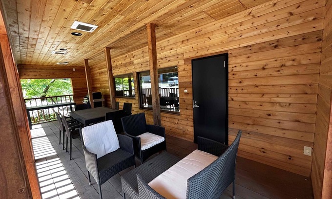 Hokujo Cottage | Helmet Club