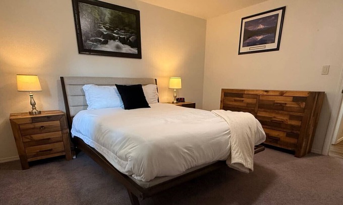 Boise Apartment | Helm’s Haven – A Cozy Traveler’s Retreat in Boise