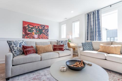 Talbot's Corner House | Henley & Hank at The Lucy by Stay Local Nashville