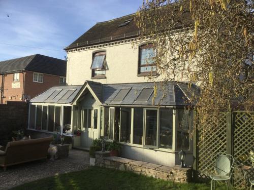 Ludwel Bed & Breakfast | Henwick house accommodation, Continental breakfast included
