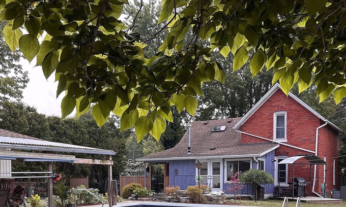 Kingsville House | Heritage Home in Wine Country on just under 1/2 an acre, with a pool