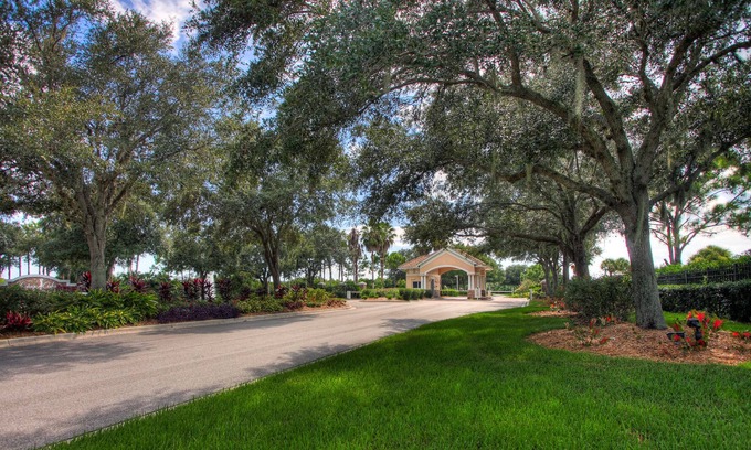Sarasota Villa | Heritage Oaks, Partee On