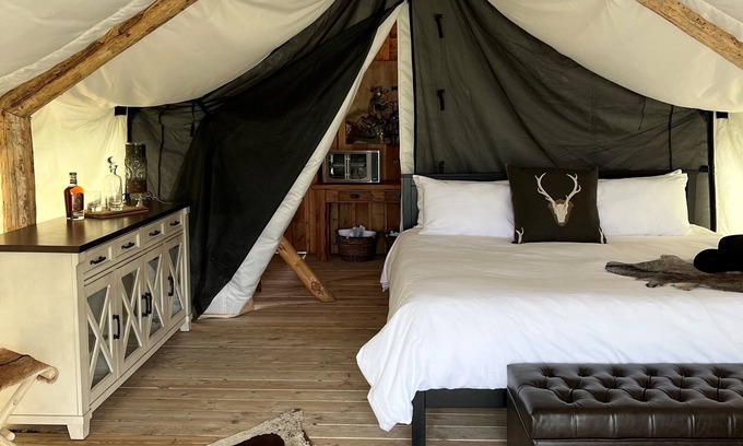 Bozeman Cabin | HERITAGE RANCH 'COWBOY' GLAMPING TENT" (1)