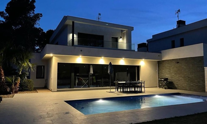Les Tres Cales Ski Chalet | Hermosa villa moderna de lujo con piscina privada !