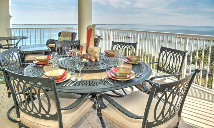 Fort Walton Beach Condo | Heron 604-Watch for Dolphins from your balcony! 3 BR Corner Condo with Views