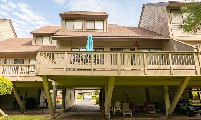 Litchfield by the Sea House | Heron Marsh 86 in Litchfield By the Sea, steps away from the pool and beach