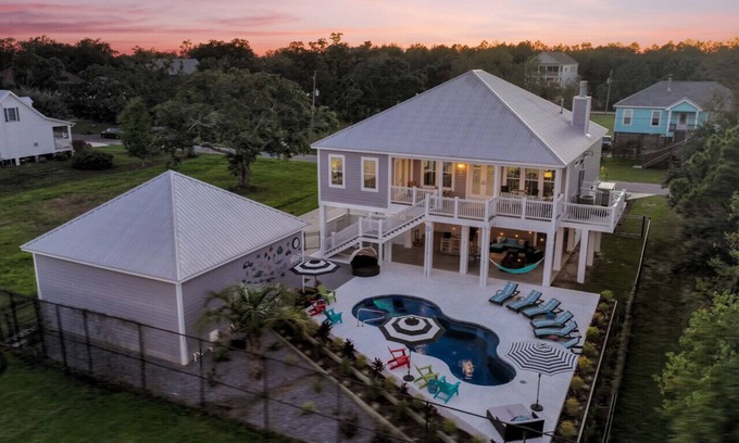 Henderson Point House | Heron Retreat- Heated Private Pool, 2 Min Walk To Beach!