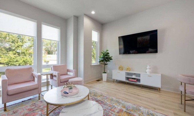 Radnor House | Hey, Nashville! & Dolly & Denim - Dual Townhomes