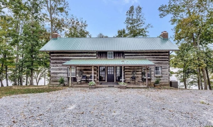 Cadiz Cabin | Hickory Haven – Lake Getaway + Private Dock