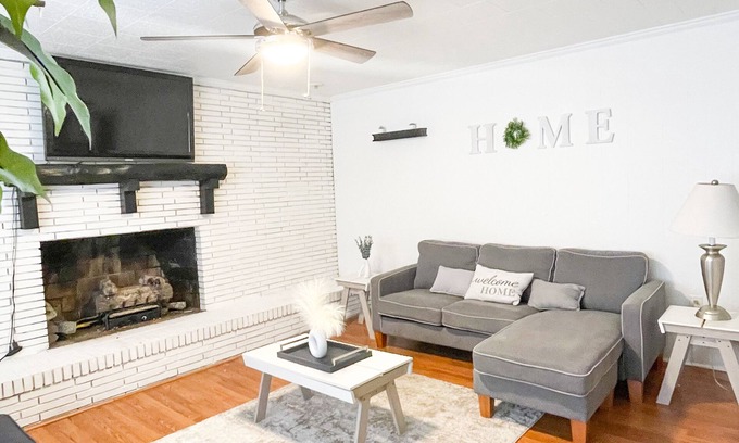Winston - Salem House | Hidden GEM 1 king bed &2 queens
