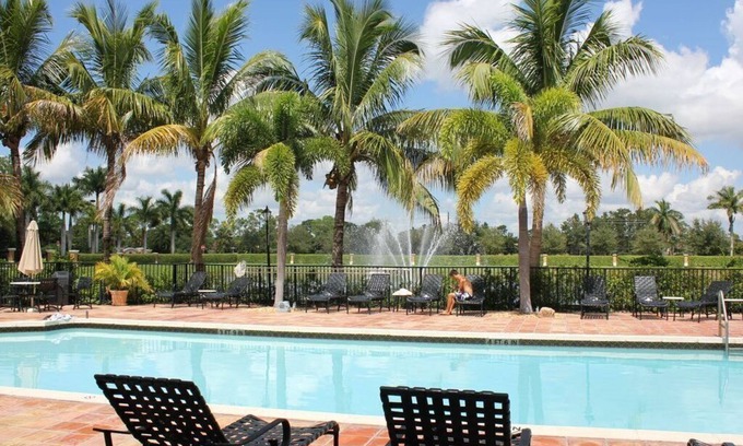 Naples Condo | HIDDEN GEM 1st FL 2B2B East Naples 3 mi from beach - Gated w/Amenities Galore