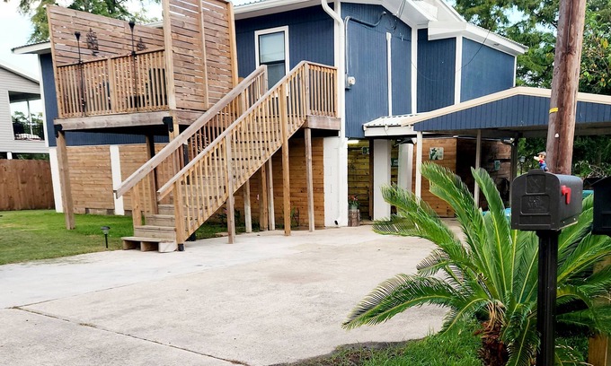 Westlake Cottage | Hidden gem, beautiful scenery, peaceful and private n