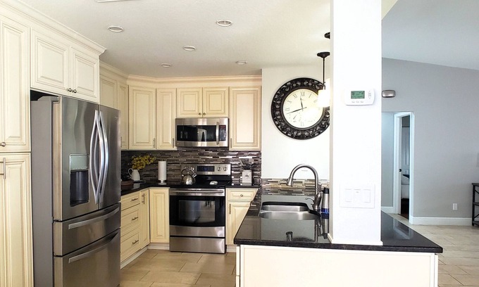 Country Oaks House | ❤️Hidden Gem Home in Sarasota w/amenities by UTC Mall and Siesta Key