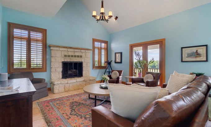 New Ulm House | Hidden Gem: Spacious Countryside Retreat w/Pool