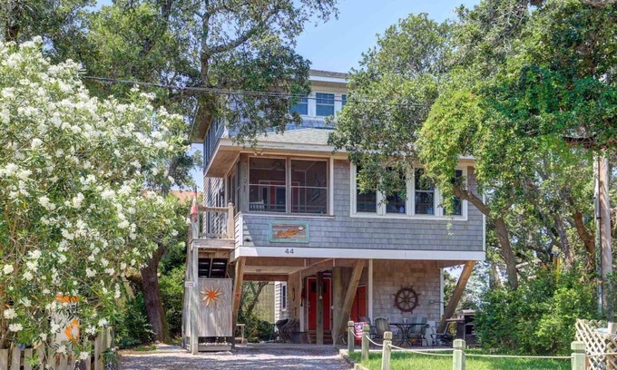 Ocracoke Apartment | Hidden Jewel: Amazing 360 degree roof top views.