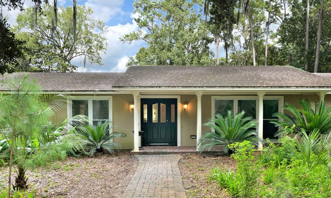 Gainesville House | Hidden Lake Sprawling Home on Private Lake with optional Guest House close to UF
