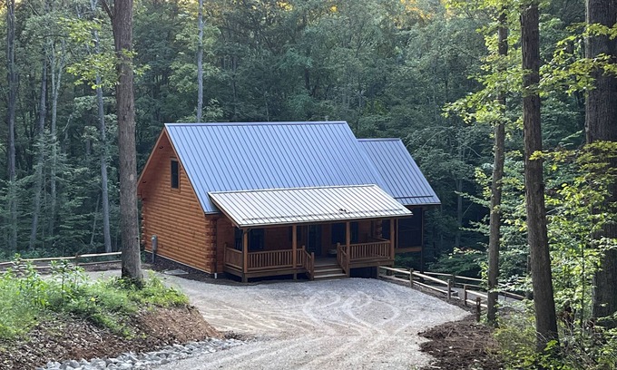 Logan Cabin | "Hidden Pleasures" - Luxury in a Rustic Setting