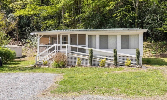Sylva House | Hidden River Gem, Mountain Views, Fishing, and Hiking