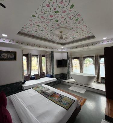 Lake Swaroop Sagar Hotel | Hide-In Udaipur - A Lake View Boutique Hotel