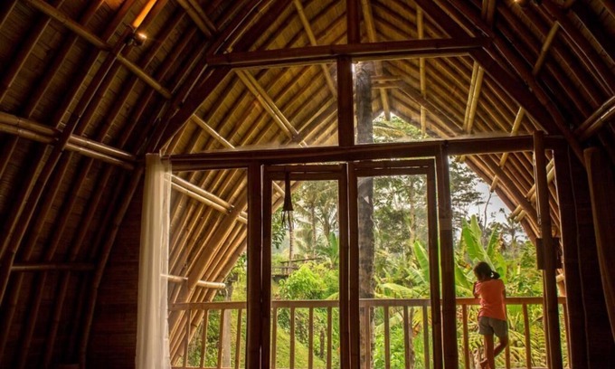 Selat House | Hide Tumbuk Bamboo by Atharva Bali
