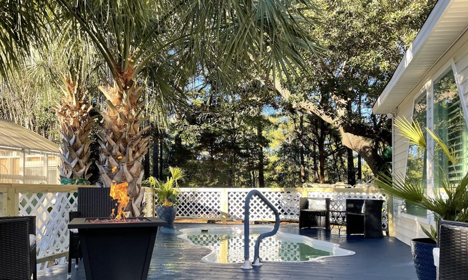 Myrtle Grove House | Hideaway Cottage with Private Heated Pool