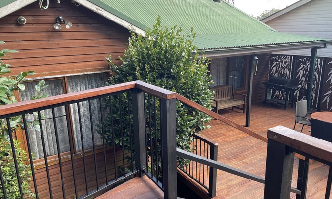 Blackheath Cottage | Hideaway, Popes Glen Views, Slow Combustion Fireplace, Ducted Gas Heating, WiFi