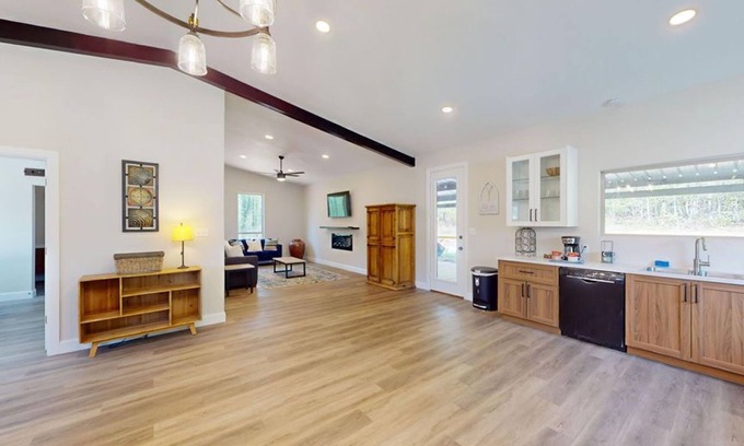 Hochatown Cabin | "Hideout" New 1 Bedroom on 8 Acres. Hot Tub & More!